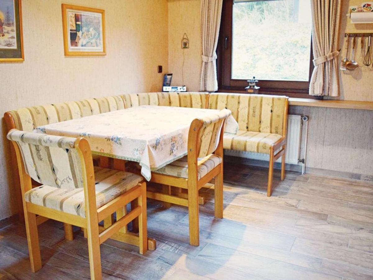Furnished Bungalow With Peaceful Neighbourhood Meschede Esterno foto