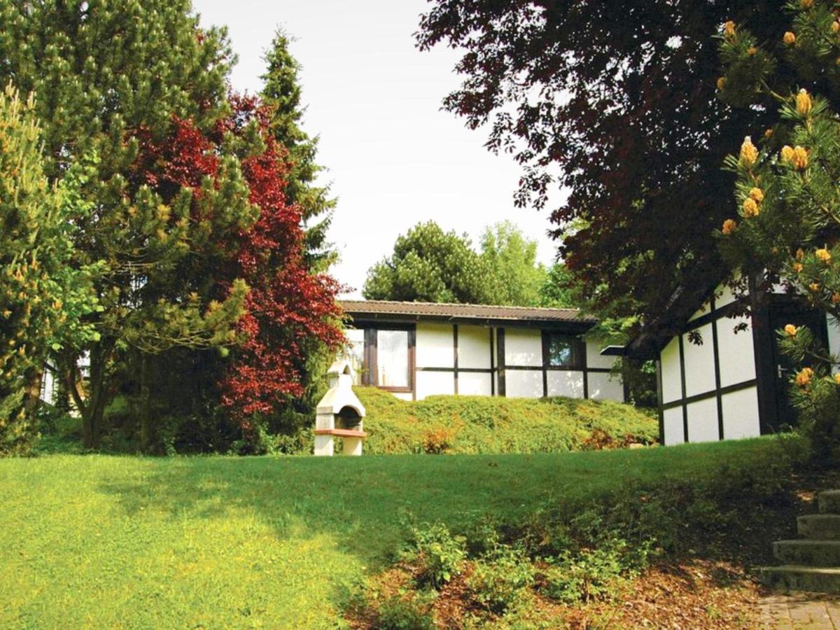 Furnished Bungalow With Peaceful Neighbourhood Meschede Esterno foto
