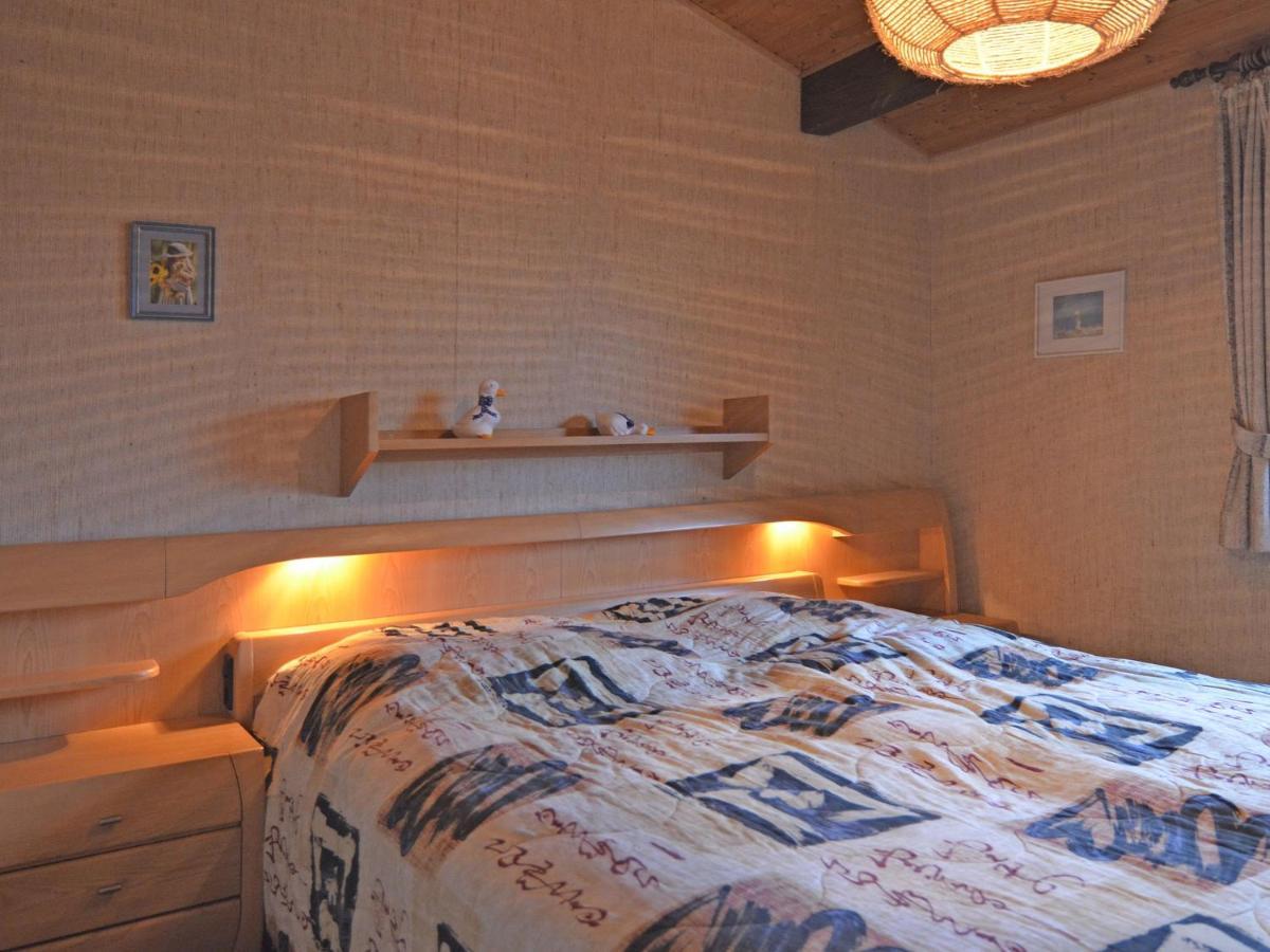Furnished Bungalow With Peaceful Neighbourhood Meschede Esterno foto