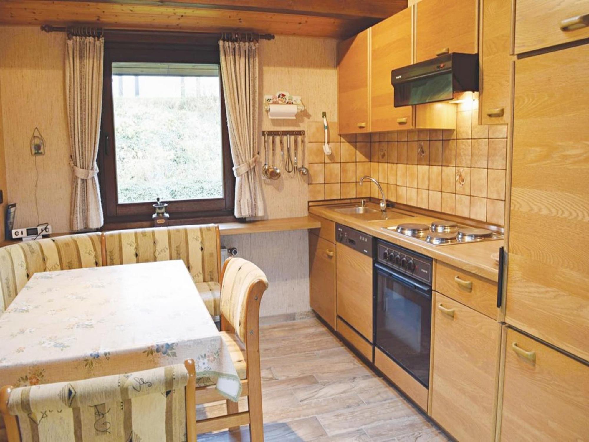 Furnished Bungalow With Peaceful Neighbourhood Meschede Esterno foto