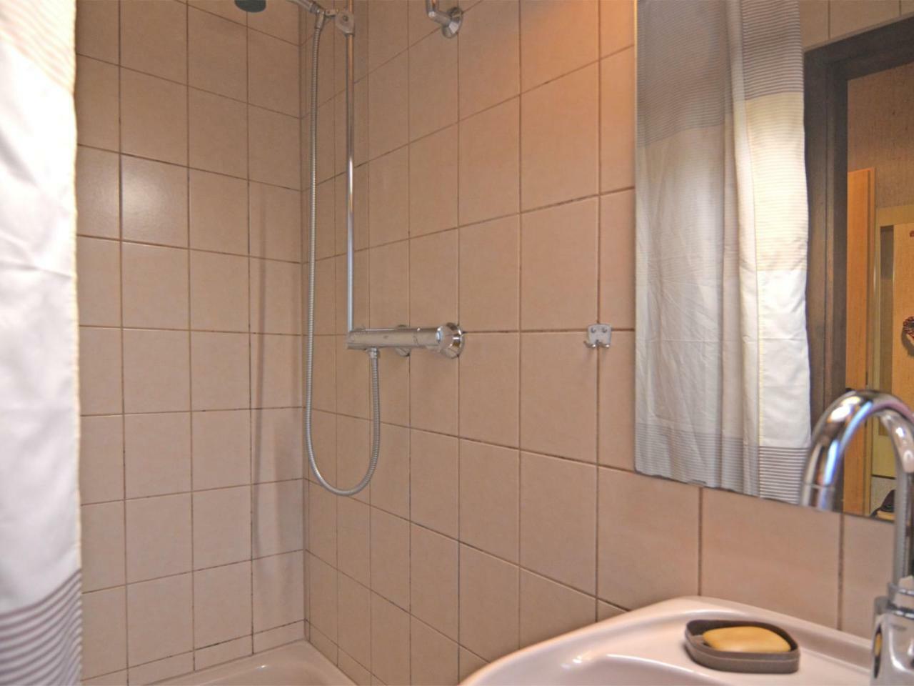 Furnished Bungalow With Peaceful Neighbourhood Meschede Esterno foto
